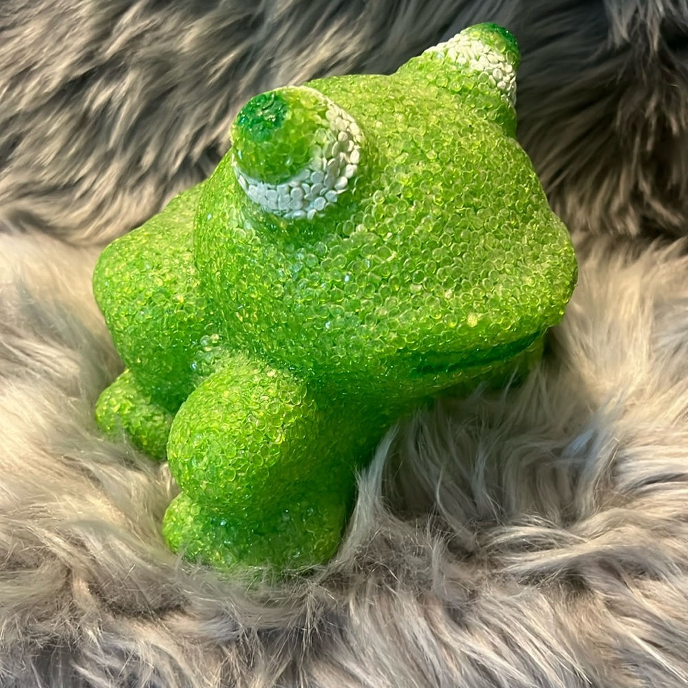Cute Vintage Sitting Frog Lamp made from Melted Plastic Beads